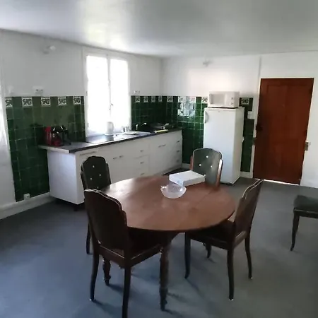 Maison Chaleureuse Avec Beaucoup De Calme. Thiers