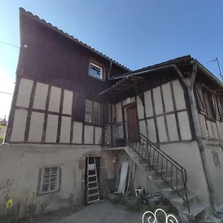 Maison Chaleureuse Avec Beaucoup De Calme. Apartament Thiers